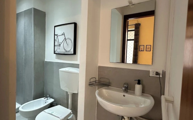 Station Apartment West