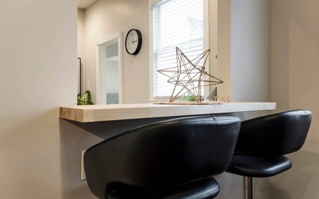 Gorgeous 3BR 2BA on Frankfort | by Cozysuites