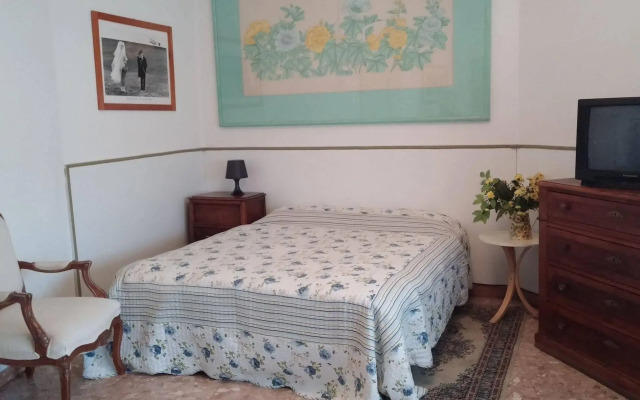 Venice Treviso Airport Bed