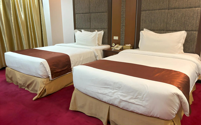 Lido De Paris Hotel
