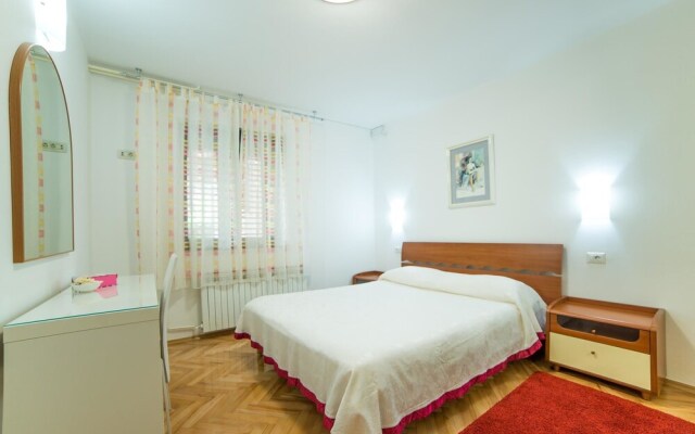 Apartments Lavizatic