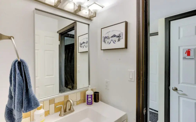 Darling Dwelling: 2 Mi to Dtwn Durango!