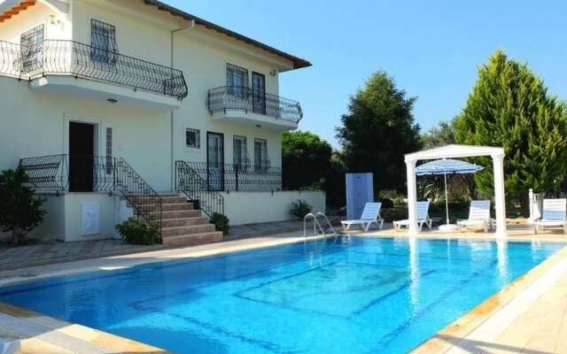 Infinity Yaniklar Villa