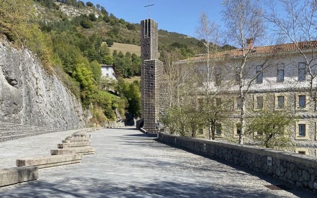 Iraipe Santuario de Arantzazu Hotel