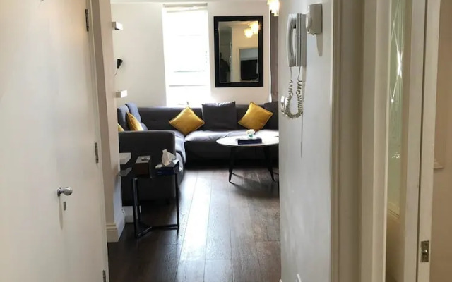 Hans road Apartment