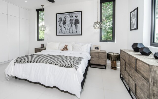 Onyx by Blue Sky Luxury