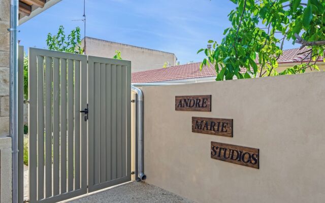 "sanders Andre Marie - Nice Studio w/ Shared Garden"