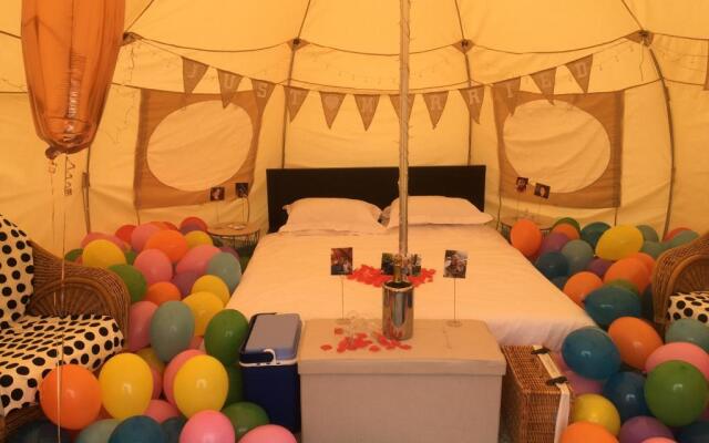 The Swallows glamping