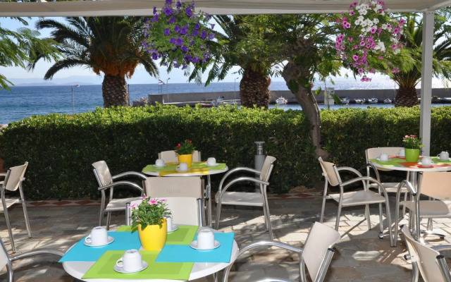 Kyveli Apartments