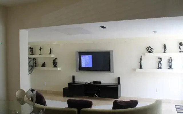 Diamond Vacation Home Near the Beach