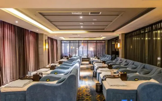 Jichun Hotspring Resort & Spa