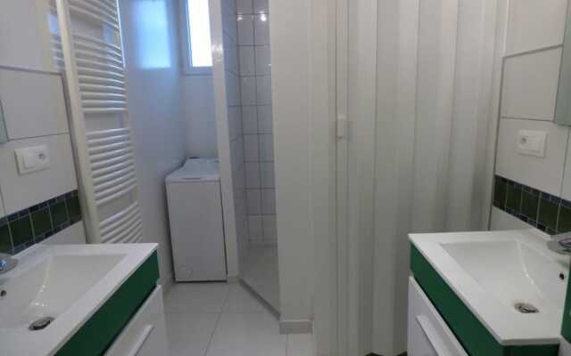 Enticing Holiday Home in Tulle with Garden