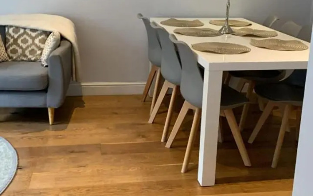 Three Bedroom Apartment by Beautiful Park