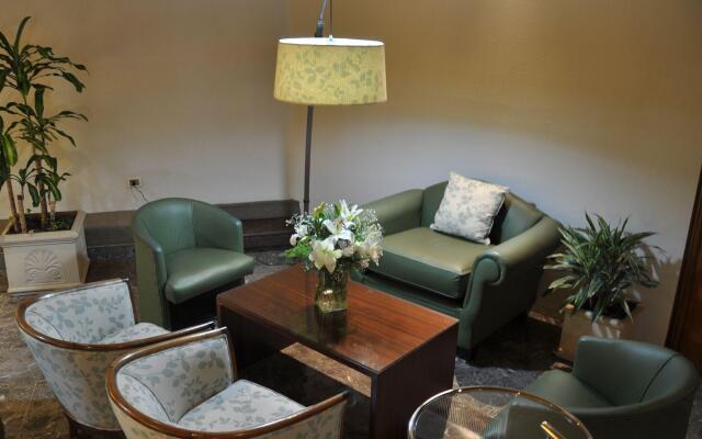 Hotel Solans Carlton