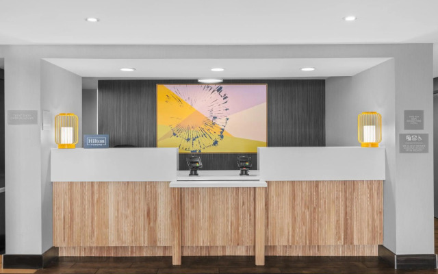 Spark by Hilton Bakersfield Central