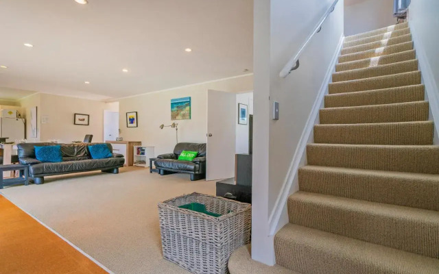 The Bungalow at Matarangi - Matarangi Holiday Home