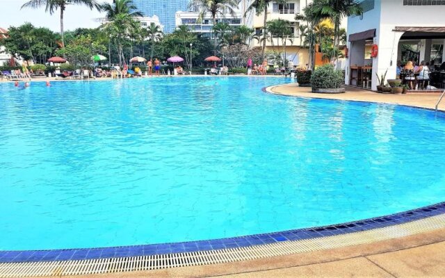 View Talay 1B Pattaya Popular Complex Large Pool Modern Studio Apartment