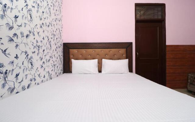 Oyo Flagship 701061 Hotel Arya