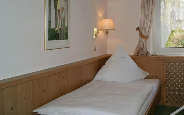 Restaurant At Keller Hotel