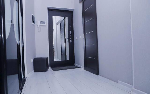 The apartment should be in the Pronina 5 microdistrict