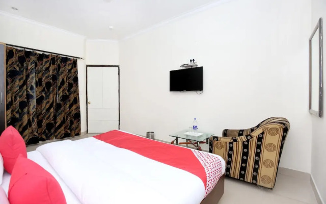 OYO Rooms Sector 7 Madhya Marg