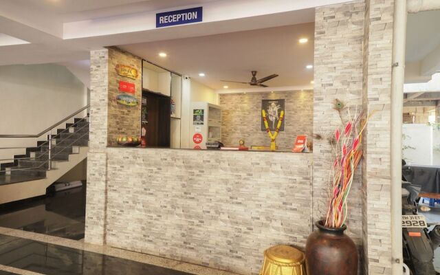 OYO 28089 Uk Service Apartment