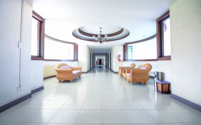 White Inn Hotel by OYO Rooms