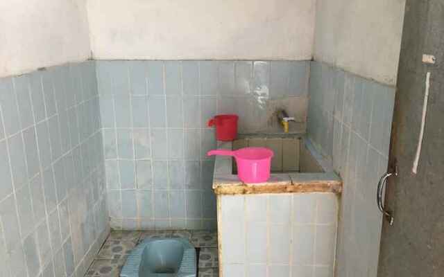 Tambak Bayan Guesthouse