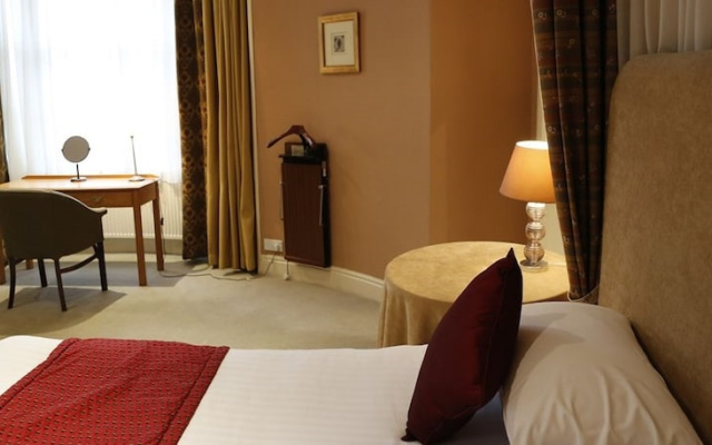 Crown Hotel - Stone (Near Stoke-On-Trent) by OYO
