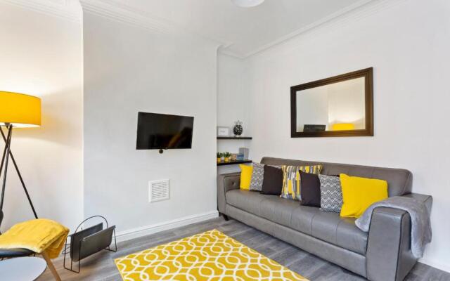 Spacious & Central Entire Home