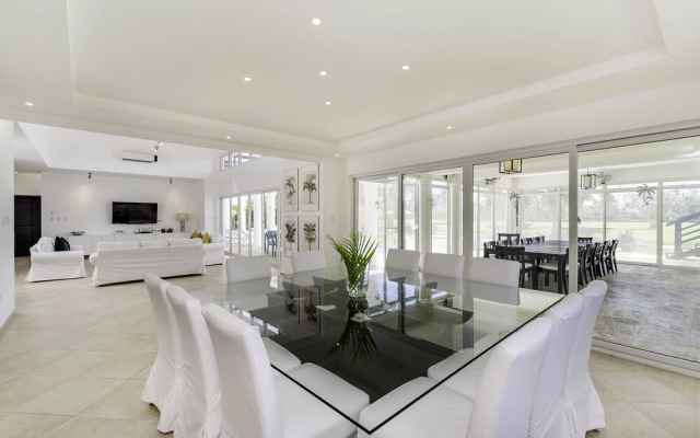 Lake View Villa