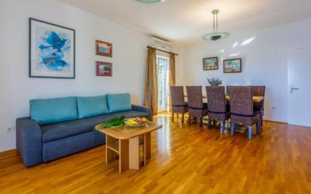 Apartment Goran