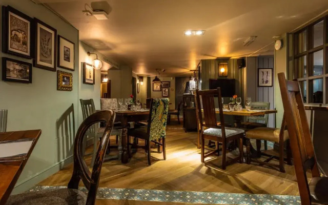 Greyhound Hotel