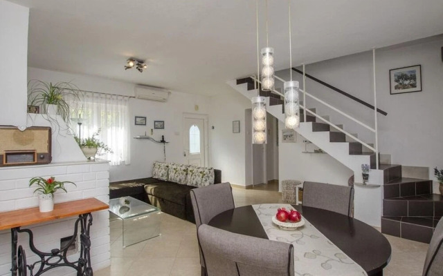 Jadranka - Comfortable and big Terrace - H
