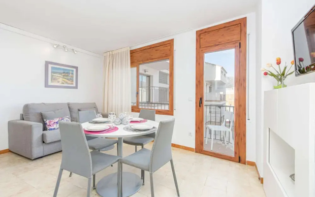 1 Bedroom Apartment Near Nova Beach