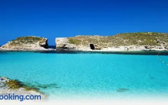 Seaside Bliss 3BR Holiday Apartment Sliema