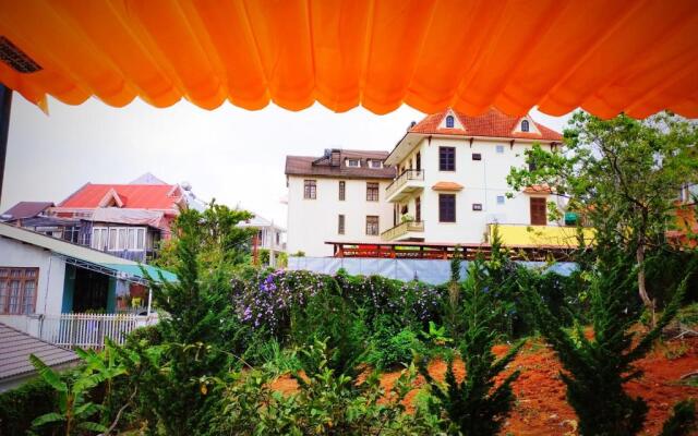 Amia Hotel