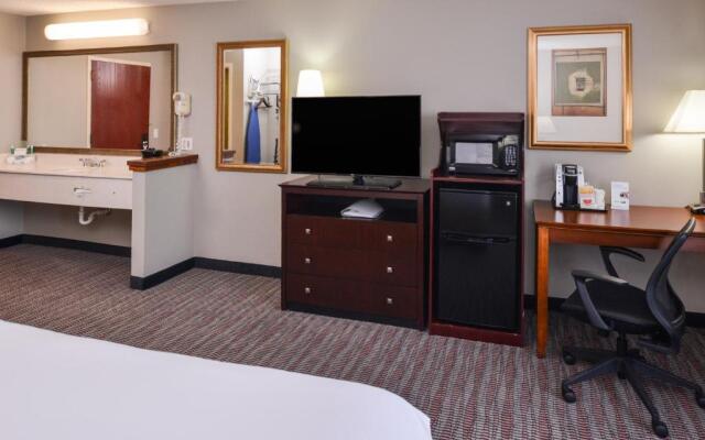 Holiday Inn Express Hotel & Suites North Little Rock