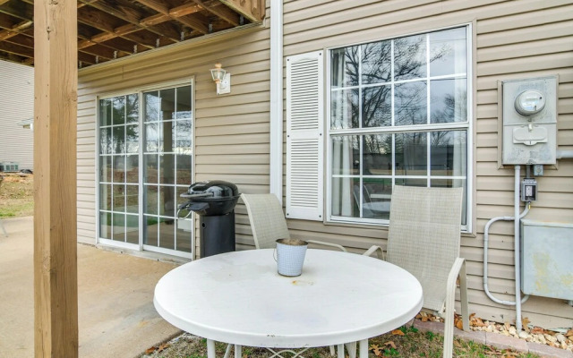 Near Golf & Table Rock Lake: Condo w/ Pool Access