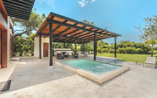 Rustic Villa With 3BR Pool bbq in Cap Cana