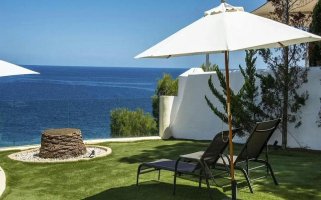 Magnificent Villa With sea Views