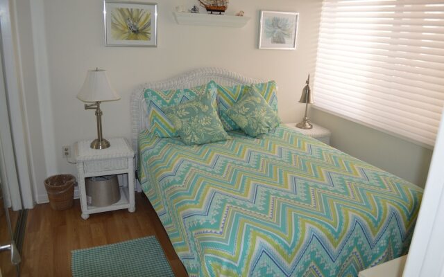 Midnight Cove Ii 211f - Bayfront Views! 2 Bedroom Condo