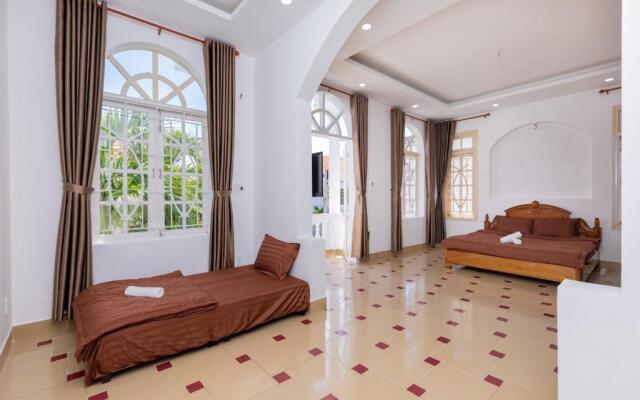 Ruby Villa F1