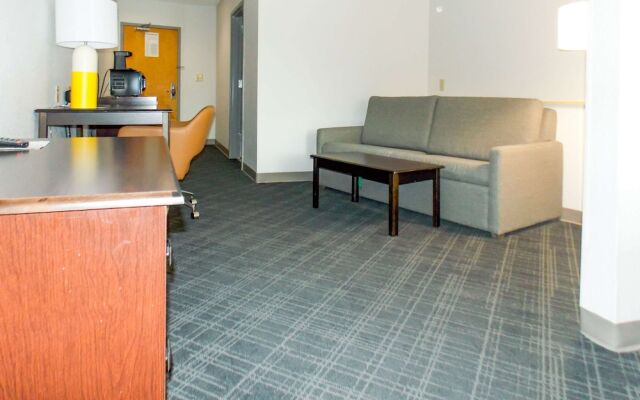 Comfort Suites Salem