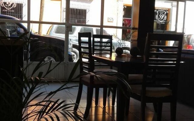 Hotel Grand Colonial