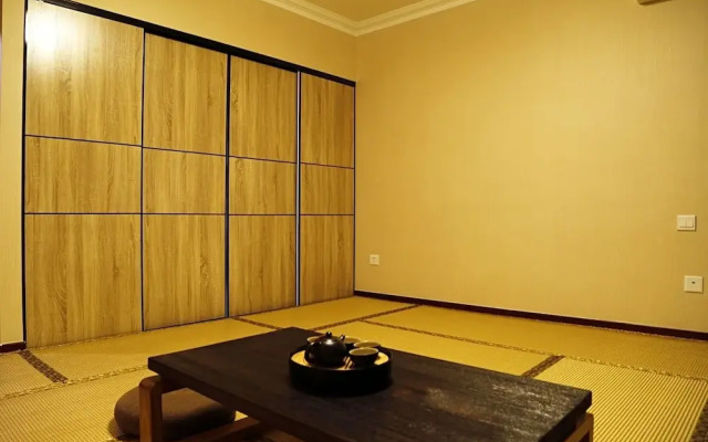 Beijing Sanlitun 2-Bedroom Spacious Apartment