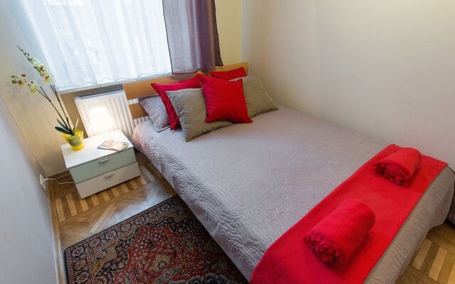 KrakowRentals - Family Apartment