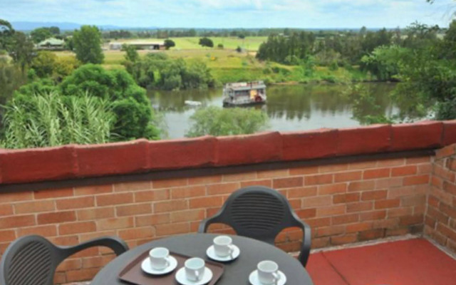 Windsor Riverview Inn