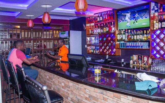 Hotel Enkeleshe