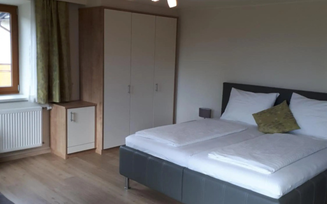 Pension Kreuzinger, 5310 Tiefgraben